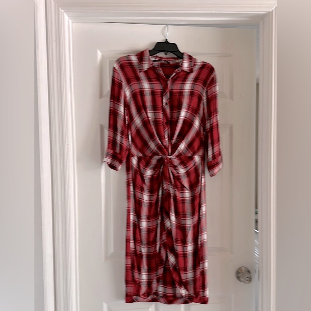 Cozy and classic plaid asymmetrical dress by Zara